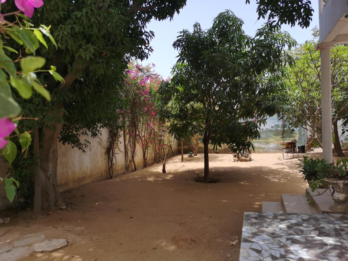Keur Baboune M'Bour Extérieur photo