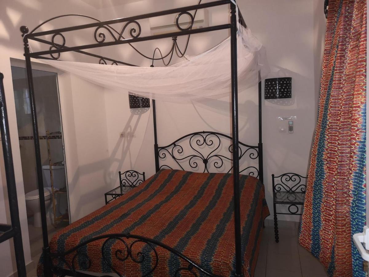 Keur Baboune M'Bour Extérieur photo